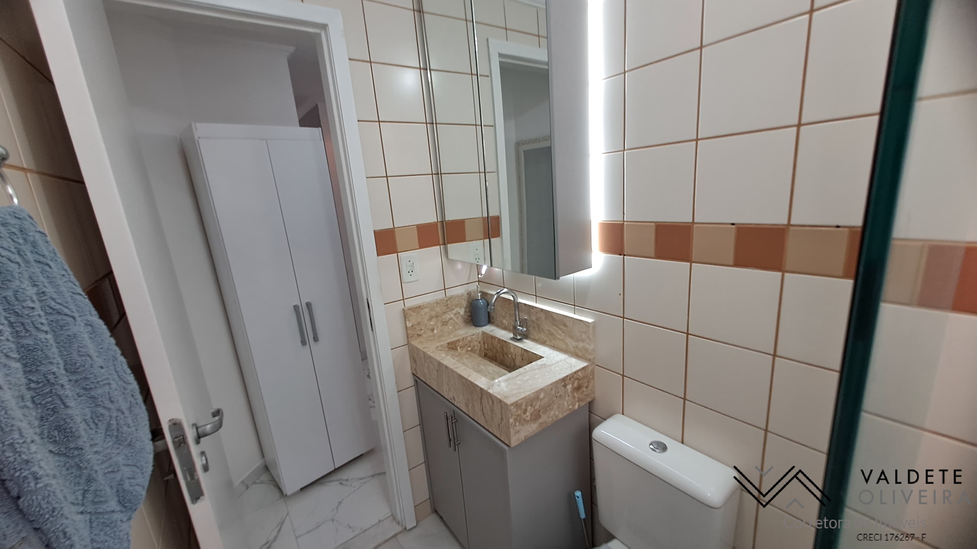 Apartamento à venda com 2 quartos, 64m² - Foto 3