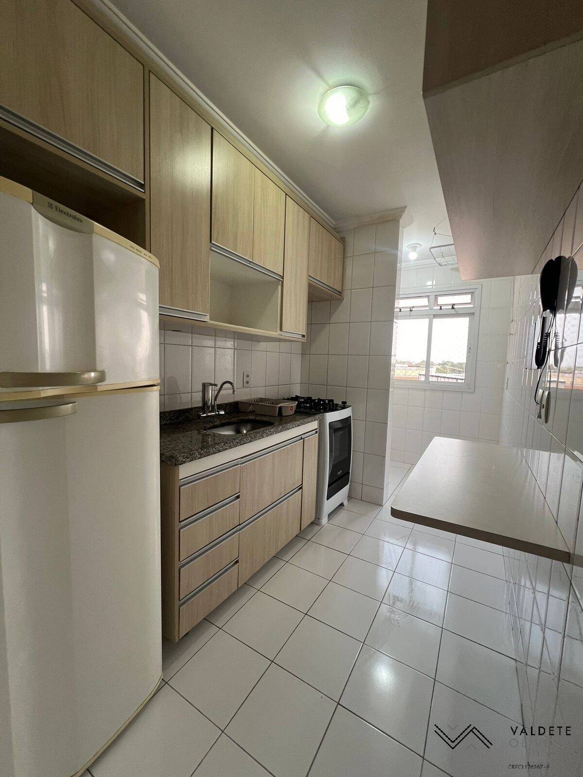 Apartamento à venda com 2 quartos, 60m² - Foto 2