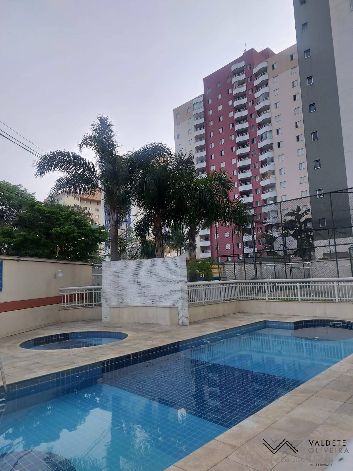 Apartamento à venda com 2 quartos, 68m² - Foto 3