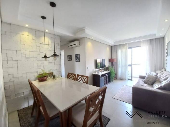 Apartamento à venda com 2 quartos, 70m² - Foto 3