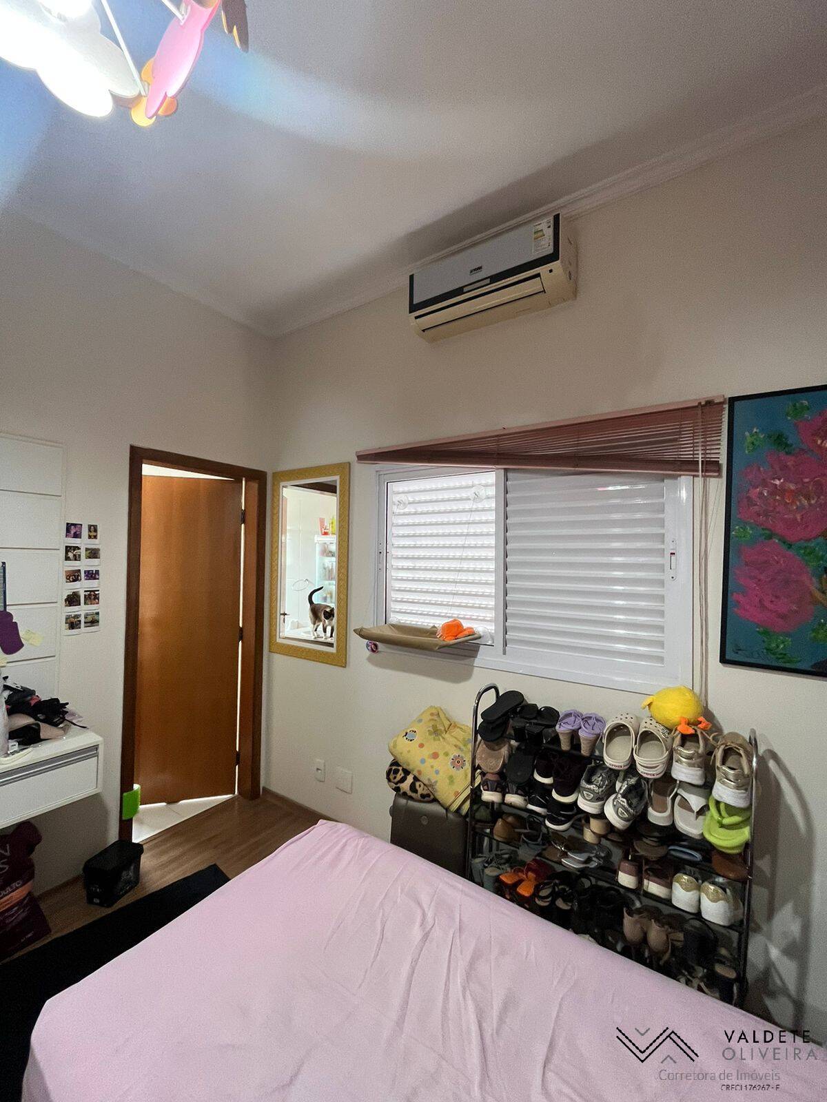 Casa de Condomínio à venda com 3 quartos, 230m² - Foto 3