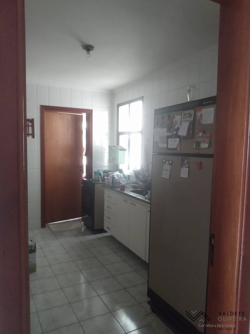 Apartamento à venda com 3 quartos, 106m² - Foto 2