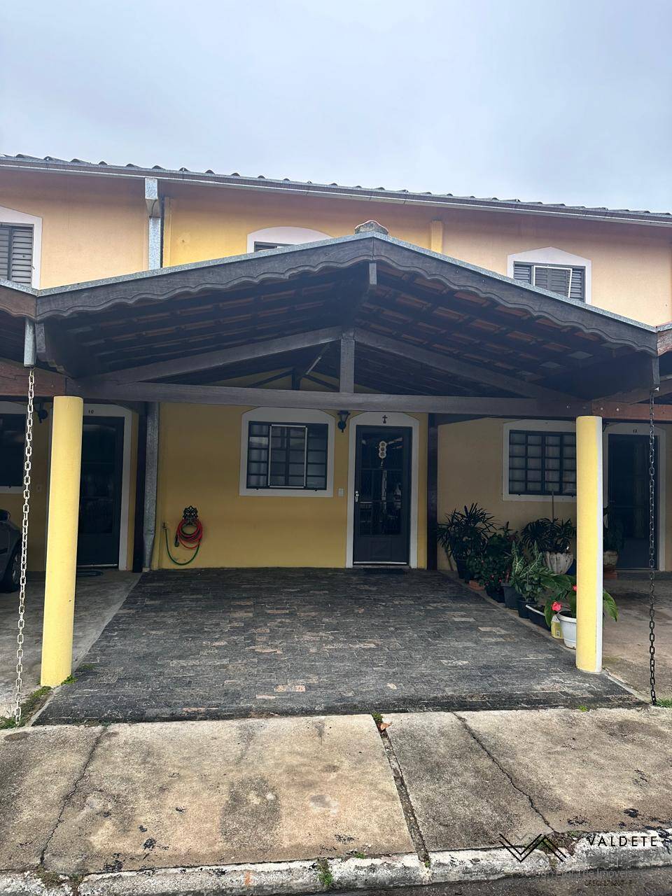 Casa de Condomínio à venda com 2 quartos, 90m² - Foto 1