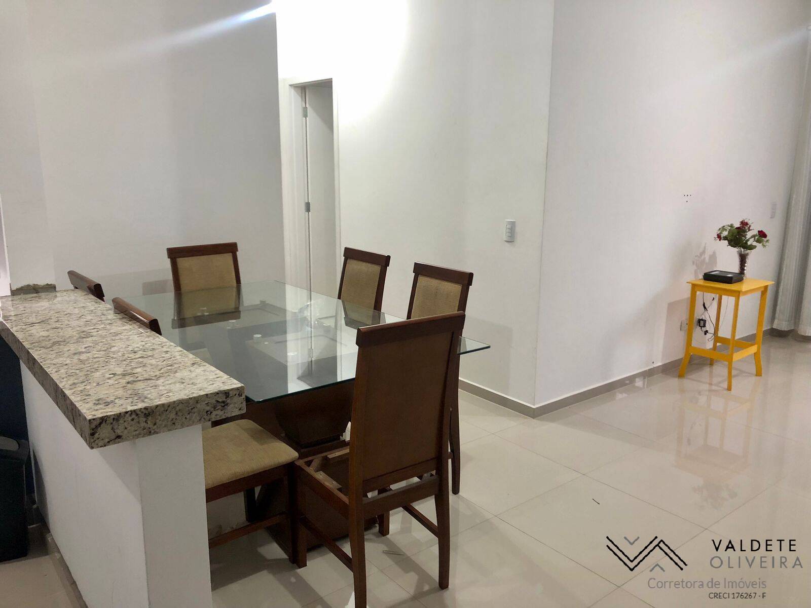 Apartamento à venda com 2 quartos, 68m² - Foto 1