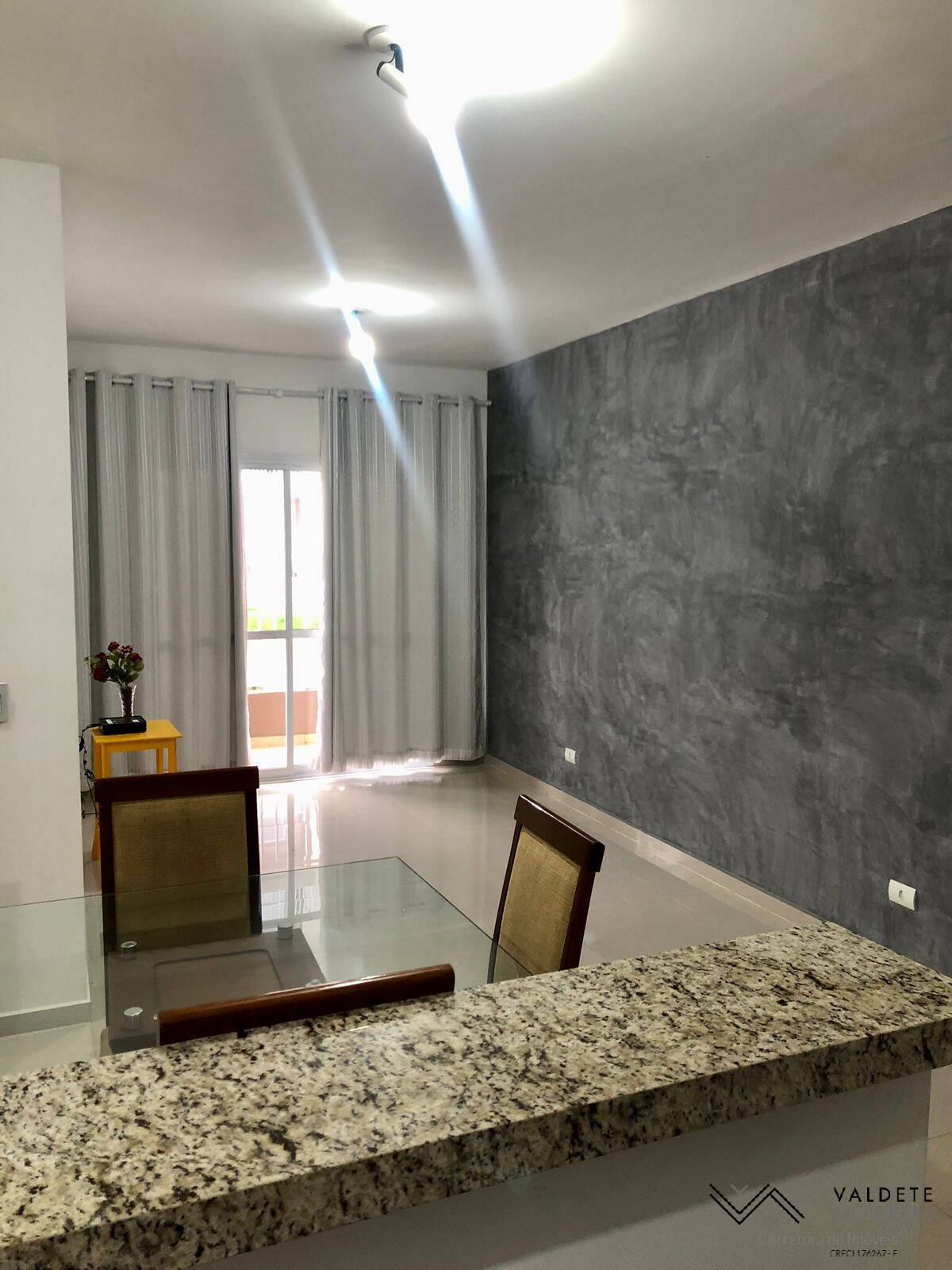 Apartamento à venda com 2 quartos, 68m² - Foto 4