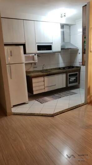 Apartamento à venda com 2 quartos, 75m² - Foto 2