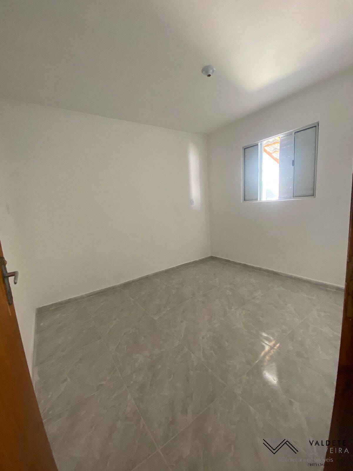 Casa à venda com 2 quartos, 80m² - Foto 11