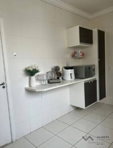 Apartamento à venda com 3 quartos, 131m² - Foto 4