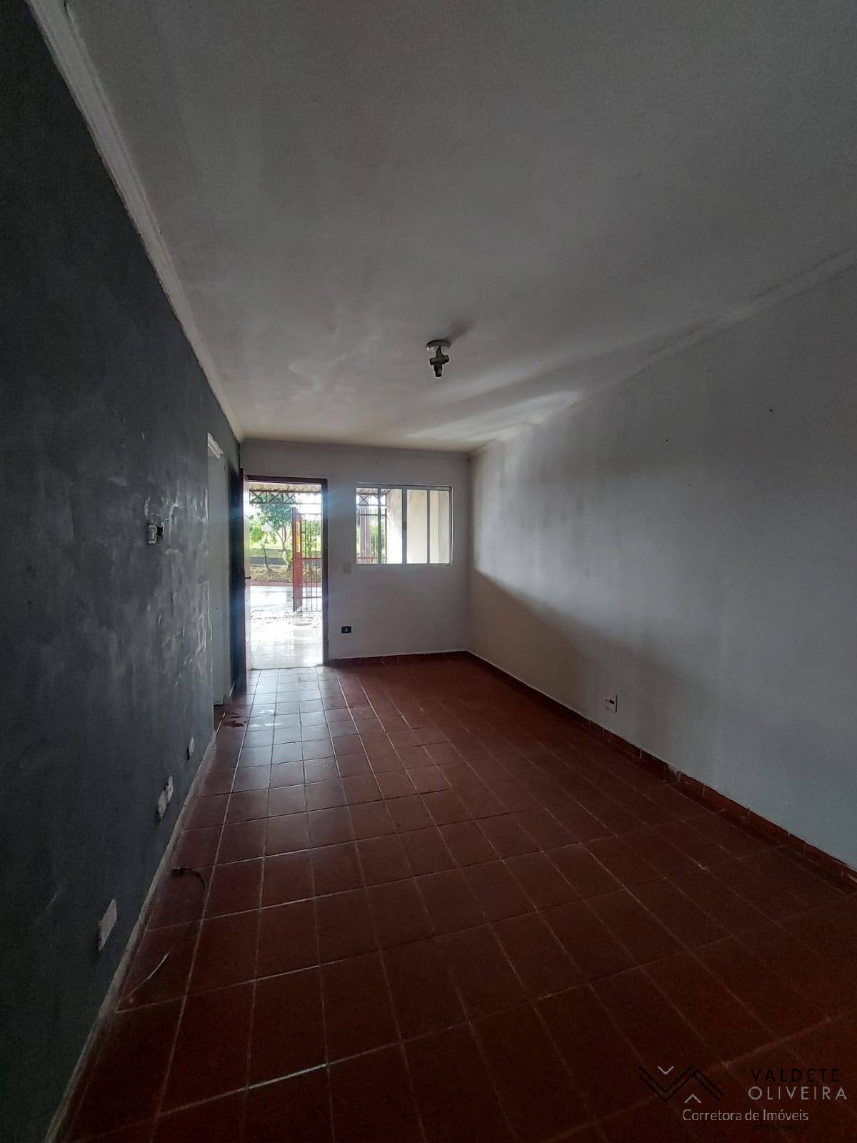 Casa à venda com 3 quartos, 75m² - Foto 2