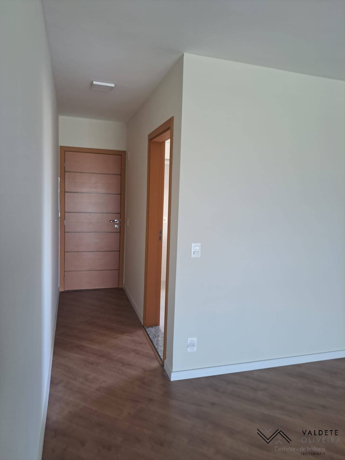 Apartamento à venda com 3 quartos, 106m² - Foto 2