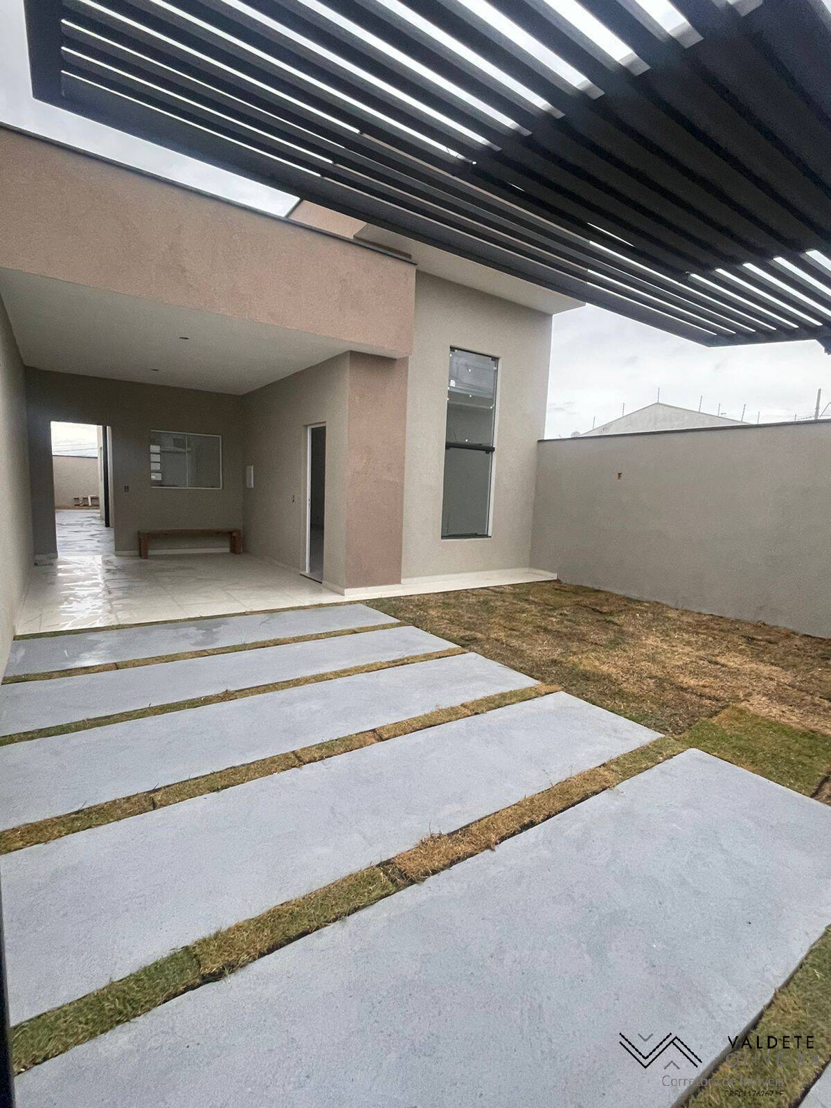 Casa à venda com 3 quartos, 96m² - Foto 4