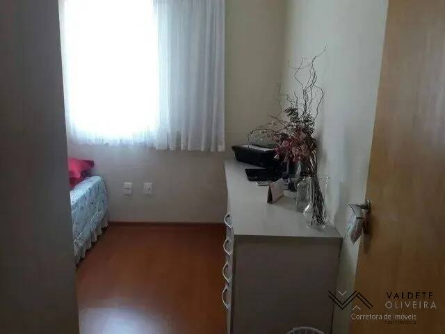 Apartamento à venda com 3 quartos, 95m² - Foto 2