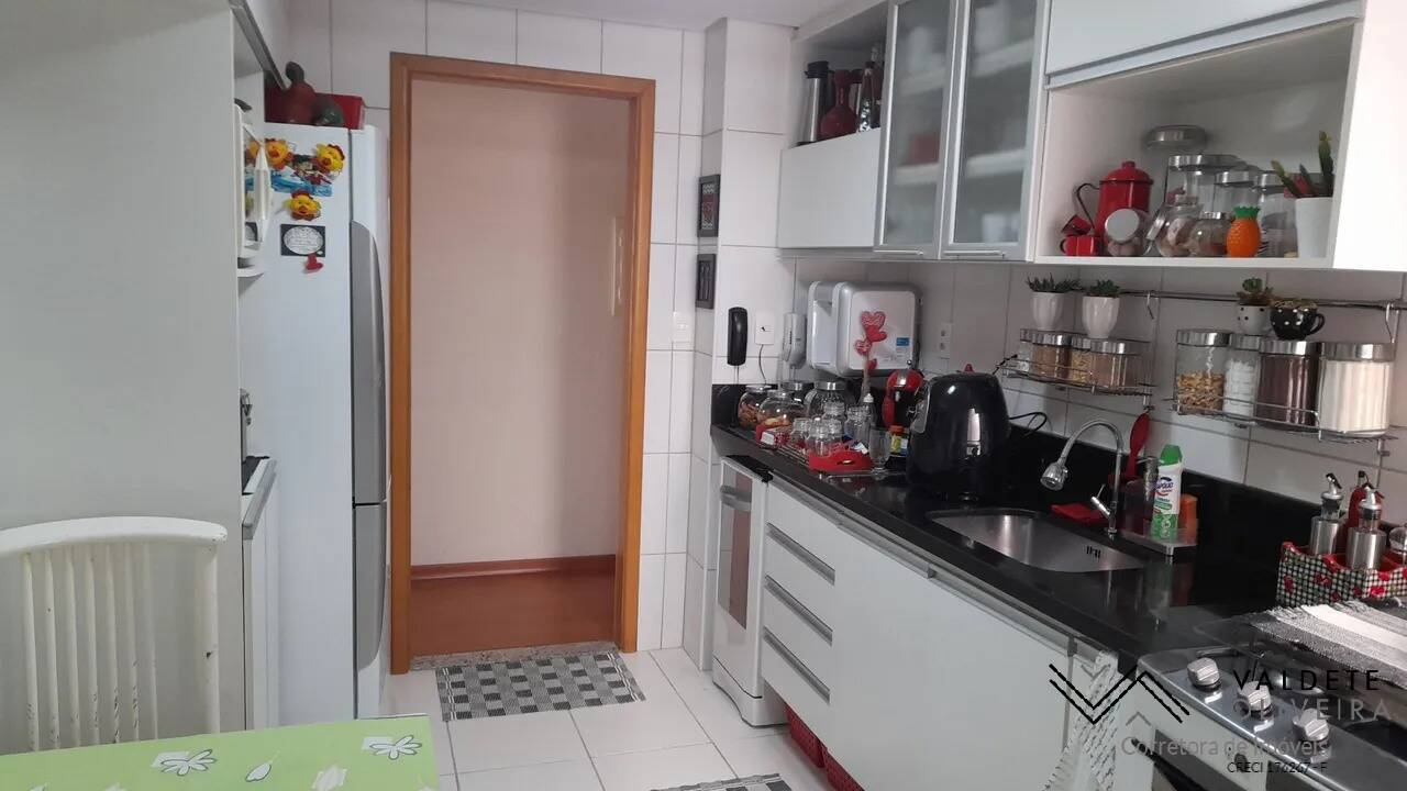 Apartamento à venda com 3 quartos, 95m² - Foto 6