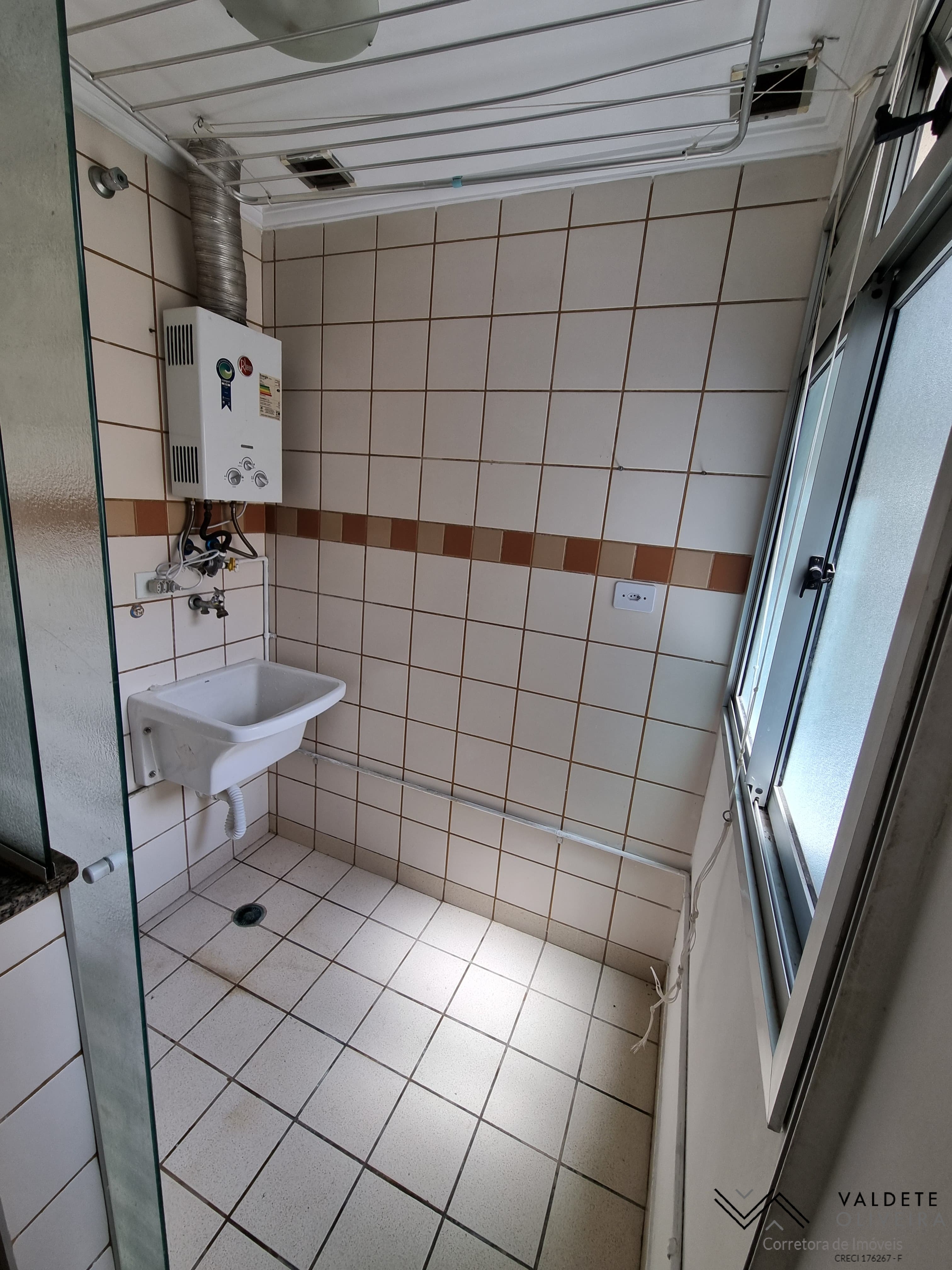 Apartamento à venda com 2 quartos, 64m² - Foto 5