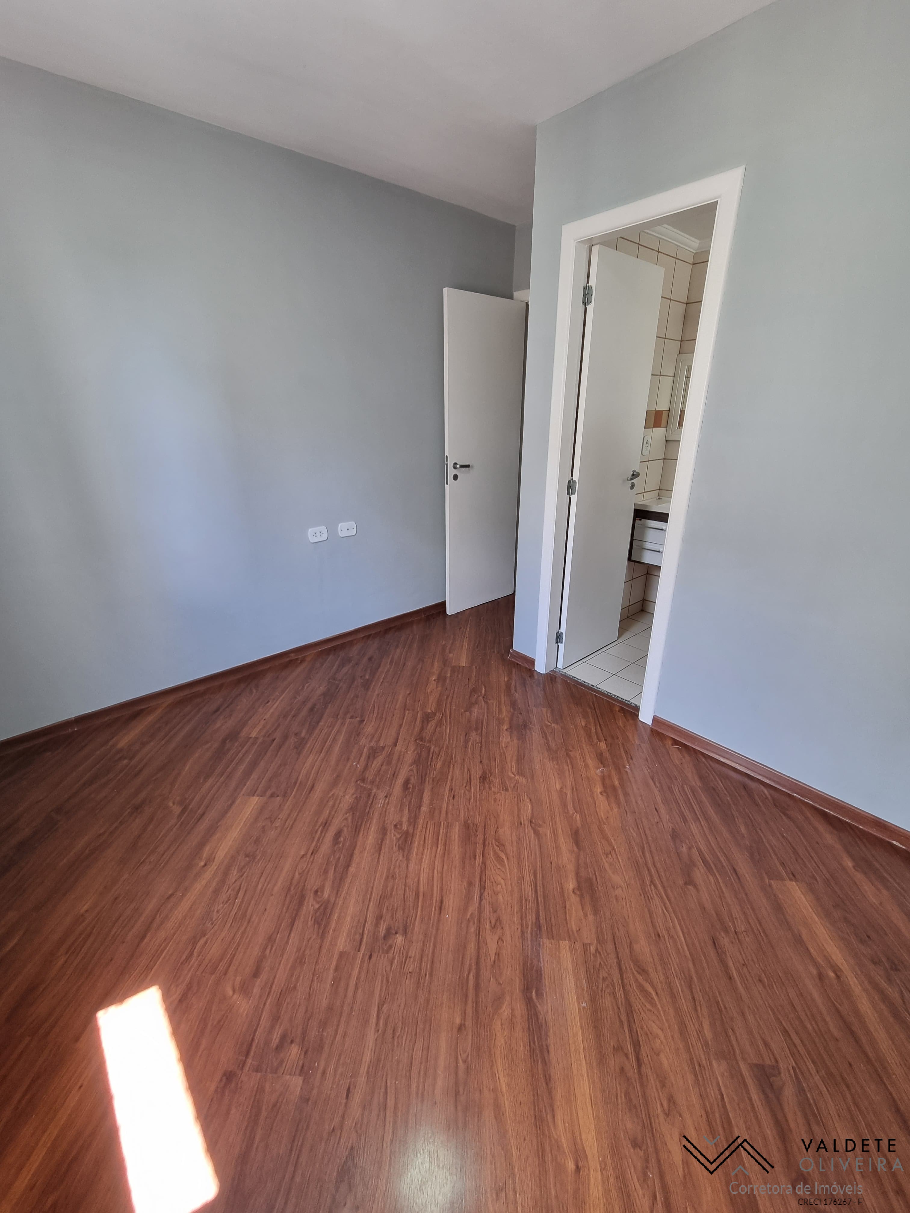 Apartamento à venda com 2 quartos, 64m² - Foto 8