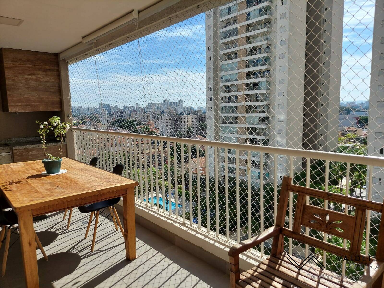 Apartamento à venda com 3 quartos, 142m² - Foto 1