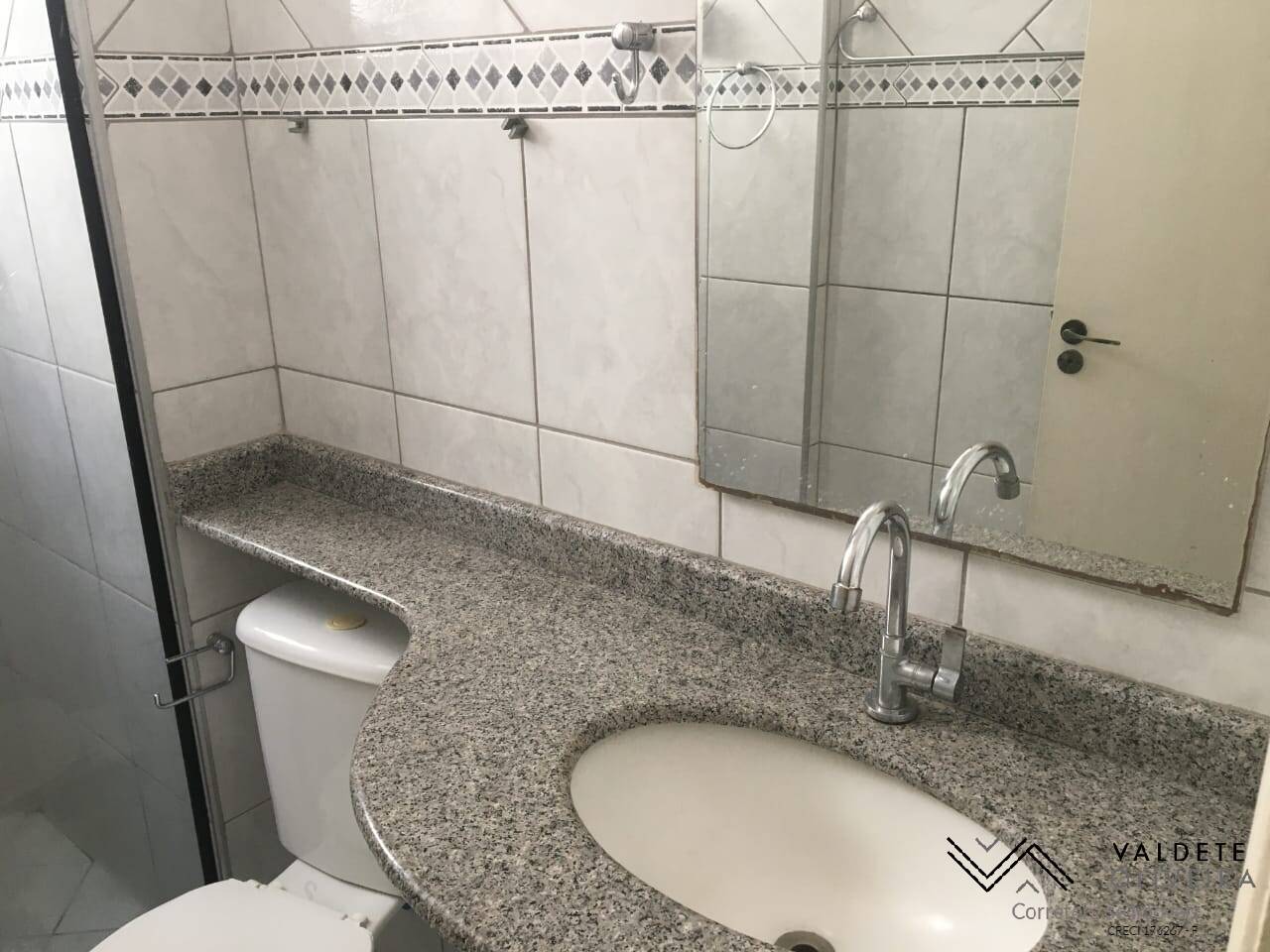 Apartamento à venda com 2 quartos, 72m² - Foto 2