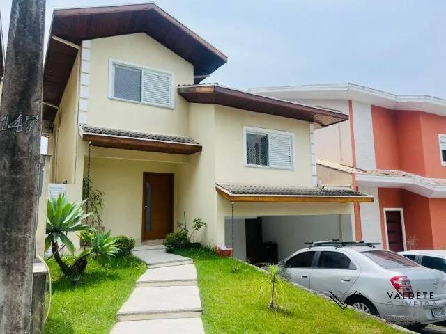 Casa de Condomínio à venda com 4 quartos, 217m² - Foto 1