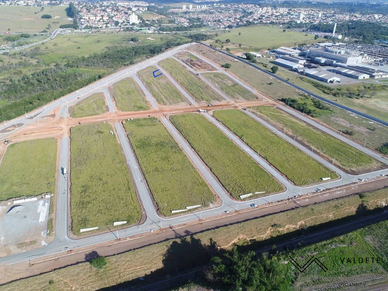 Terreno à venda, 250m² - Foto 1