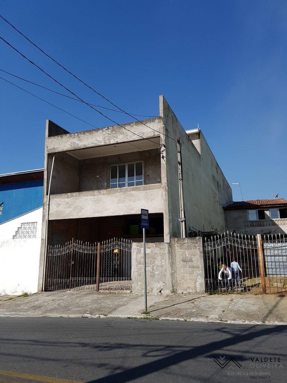 Sobrado à venda com 3 quartos, 447m² - Foto 1