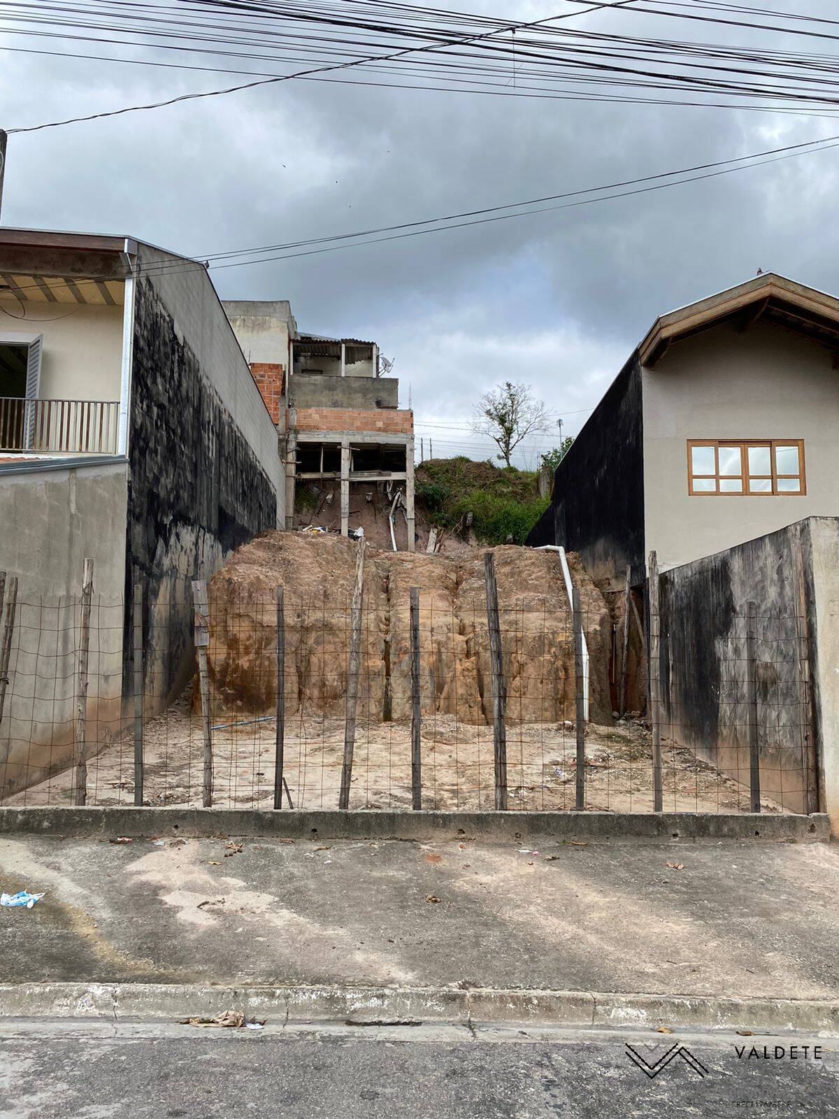 Terreno à venda, 208m² - Foto 1