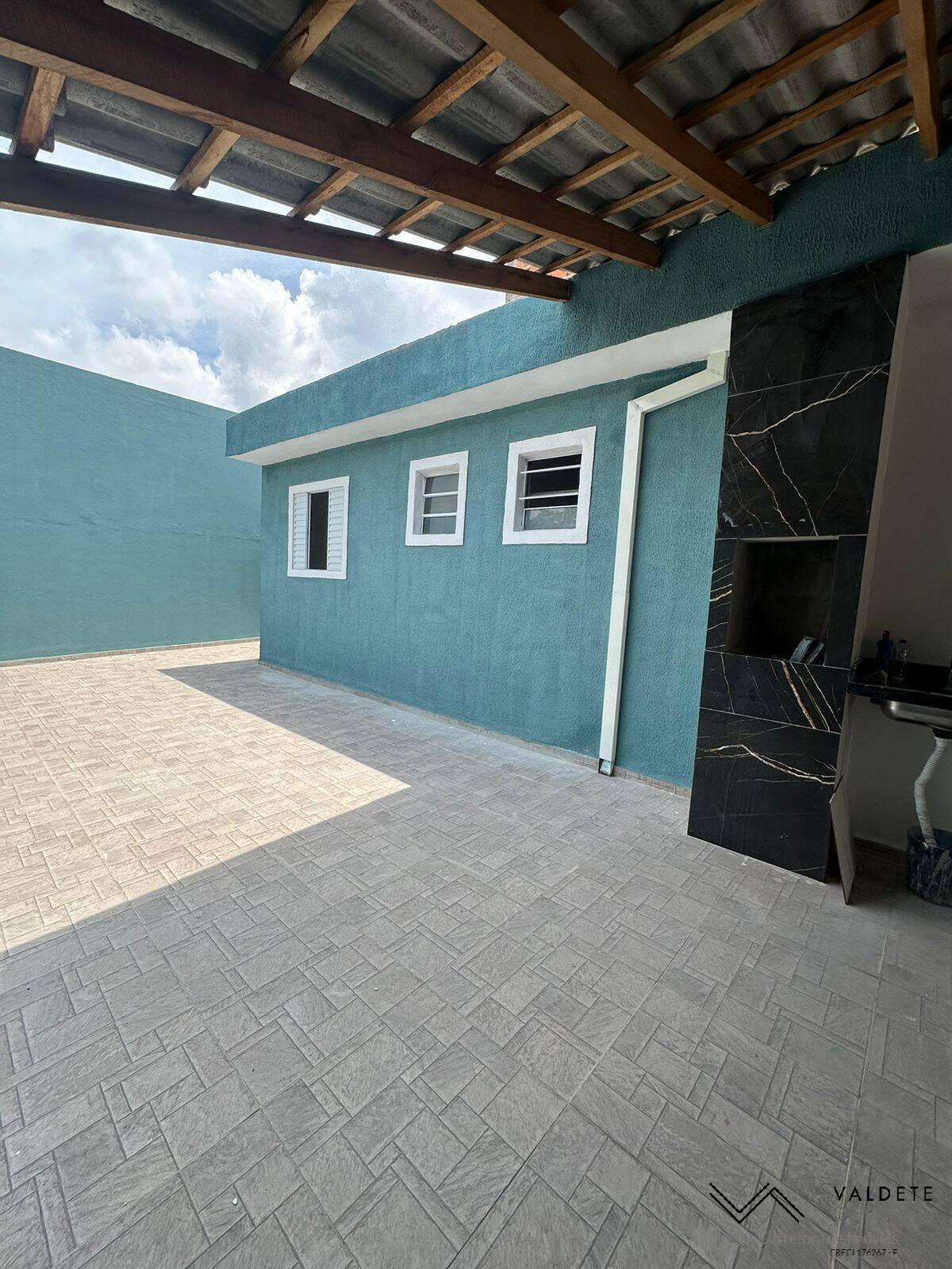 Casa à venda com 2 quartos, 80m² - Foto 8